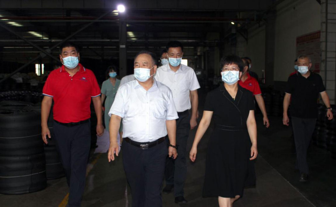 zhou-qingrong-member-of-the-standing-committee-of-huangshi-municipal-party-committee-along-with-his-delegationinvestigated-hubei-aulice-tyre3.jpg zhou-qingrong-member-of-the-standing-committee-of-huangshi-municipal-party-committee-along-with-his-delegationinvestigated-hubei-aulice-tyre3.jpg