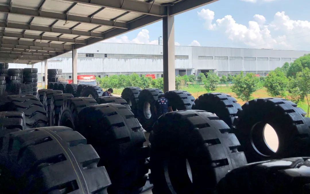 zhou-qingrong-member-of-the-standing-committee-of-huangshi-municipal-party-committee-along-with-his-delegationinvestigated-hubei-aulice-tyre2.jpg zhou-qingrong-member-of-the-standing-committee-of-huangshi-municipal-party-committee-along-with-his-delegationinvestigated-hubei-aulice-tyre2.jpg